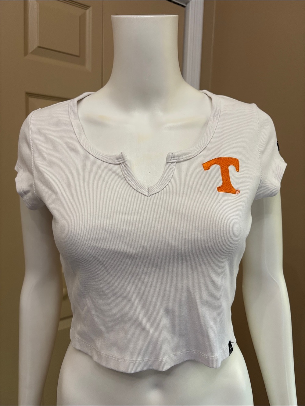 TENNESSEE Hype and Vice ribbed crop top